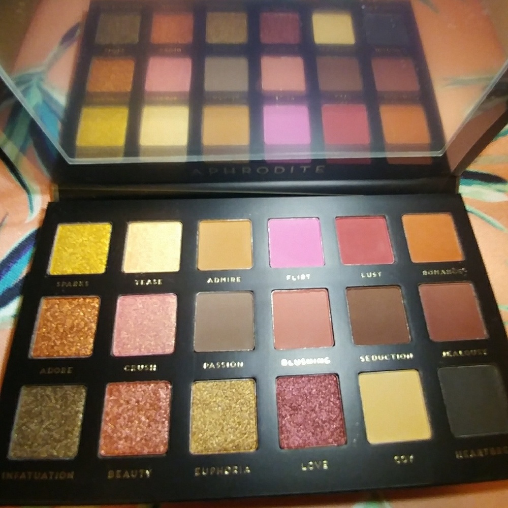 ⭐BAD HABIT APHRODITE PALETTE